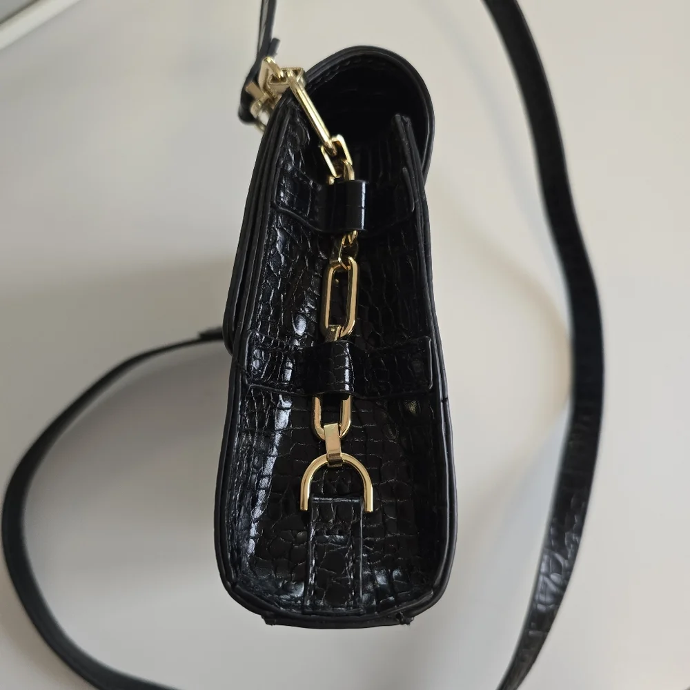 TOPSHOP Black Croc-Embossed Crossbody Bag - Picture 4 of 7